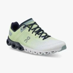 'On Running' Women's Cloudflow - Meadow / White -Sports Equipment Store 35.98685 cloudflow fw22 meadow white w g6 1024x1024@2x