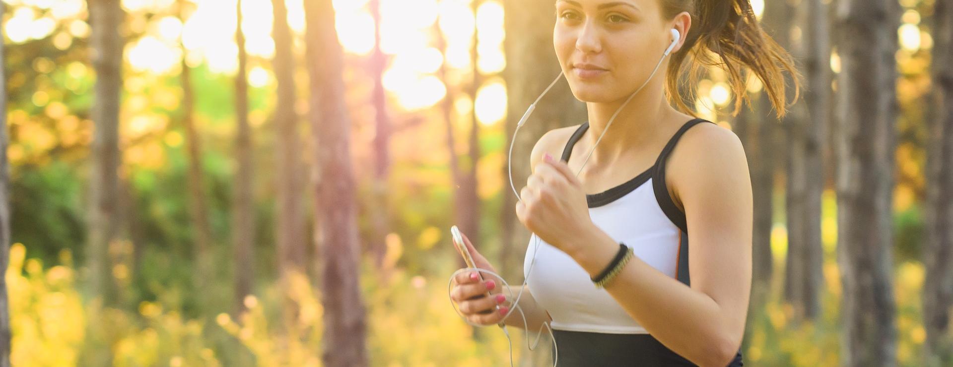 Sports Equipment Store -Sports Equipment Store woman 2592247 1920